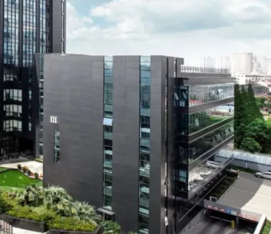陶瓷面防静电地板与全钢防静电地板性能对比及适用场景分析